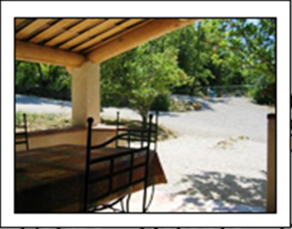 La Drugere - Gites Et Roulottes Nyons Room photo